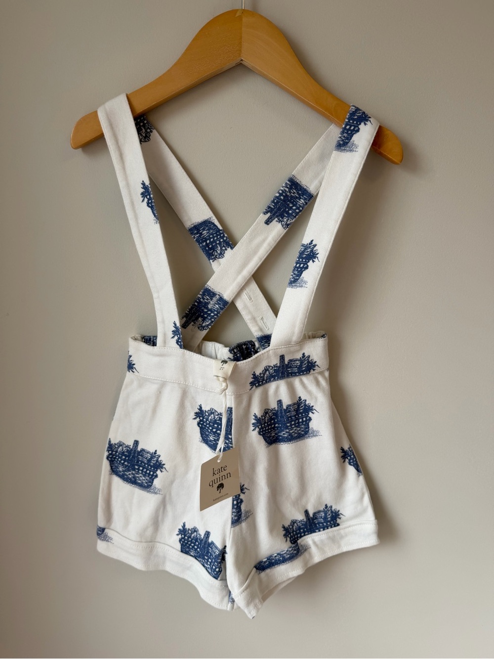 Kate Quinn White & Navy Picnic Scenic Suspender Shorts 2T